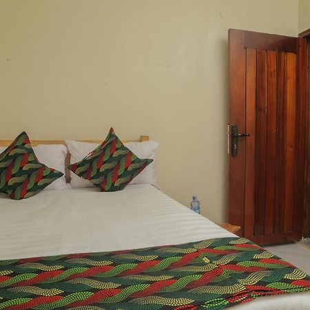 Miika Guest House Entebbe Luaran gambar